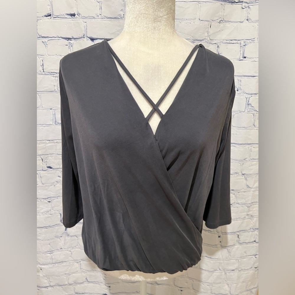 Pleione Gray Lightweight Criss Cross Blouse Size Small